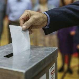 Oficialii de la Chişinău afirmă că aderarea Moldovei la UE este în pericol dacă grupurile pro-ruse câştigă alegerile